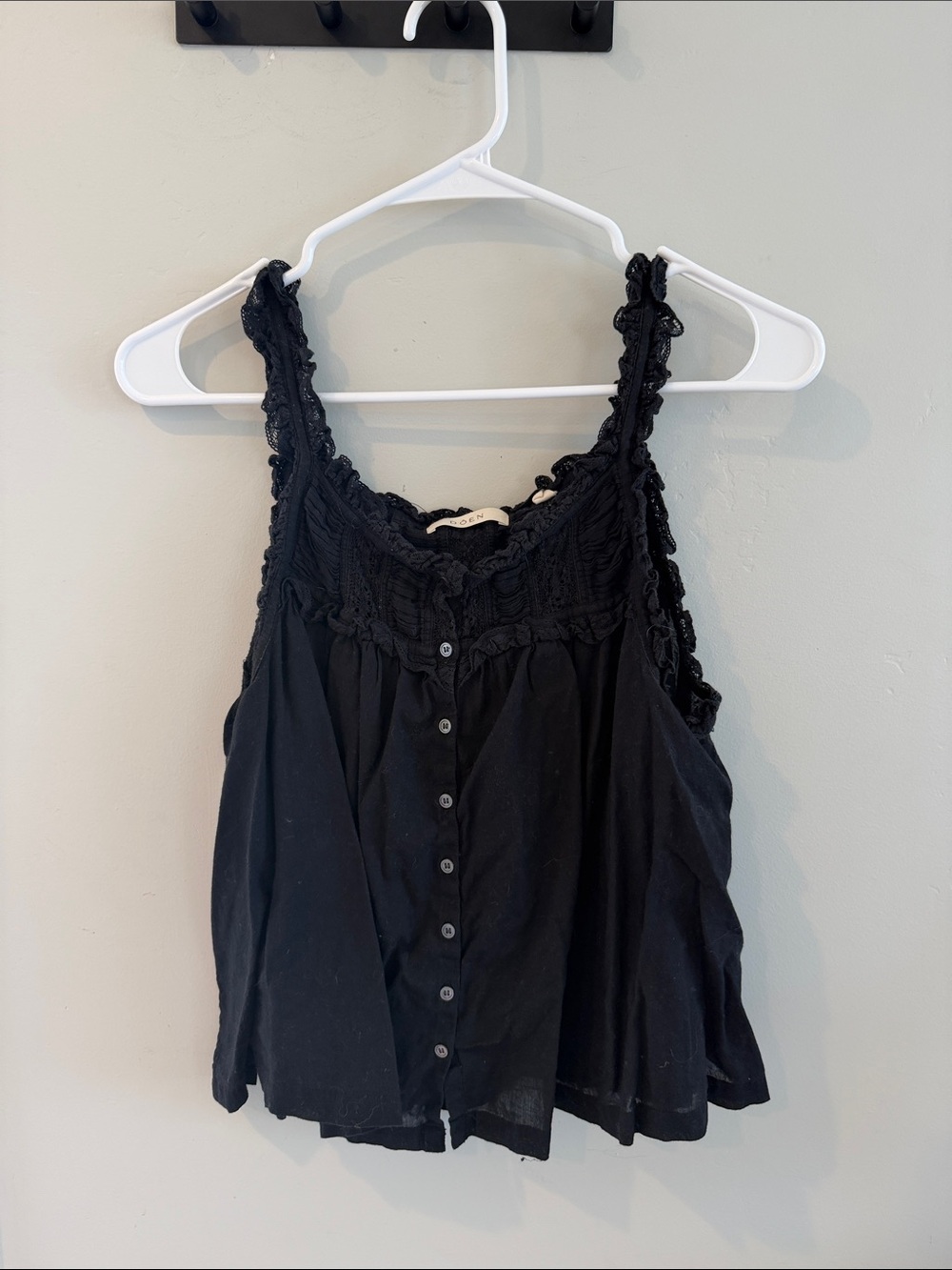 Doen Black Lace-Trim Button-Front Camisole